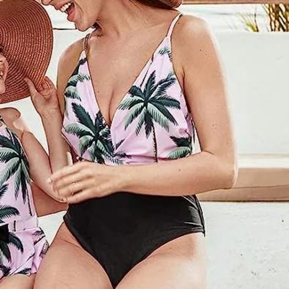 NWT medium women's swimsuit - Picture 6 of 6